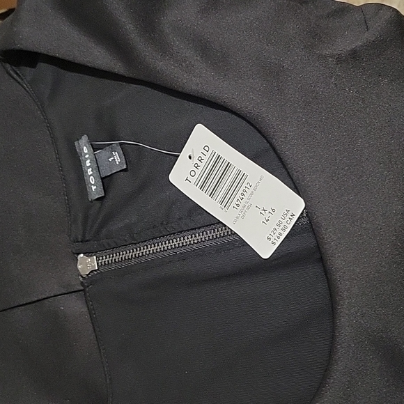 Torrid Built-in Contouring Scuba Dress - Picture 7 of 10